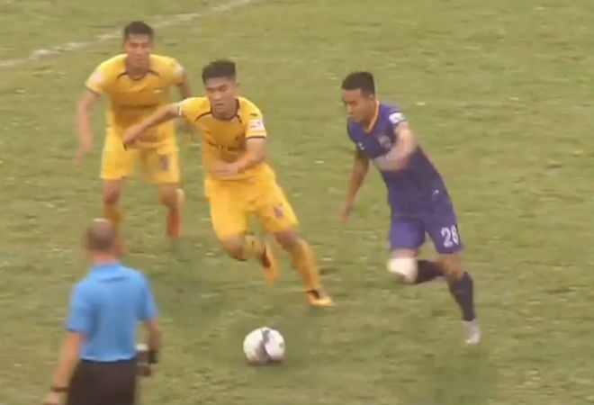 Video highlight trận SLNA - Bình Dương: SAO ĐT Việt Nam gặp khó - 1