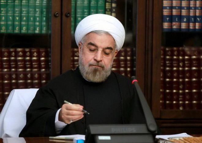 Tổng thống Hassan Rouhani viết thư kêu gọi lãnh đạo các nước giúp Iran chống lại trừng phạt của Mỹ để có tiền chống dịch COVID-19. Ảnh: IFP