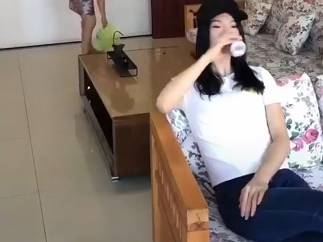 Video Clip Cười - Cô gái "truất" nhất quả đất khiến các chàng trai phải trầm trồ