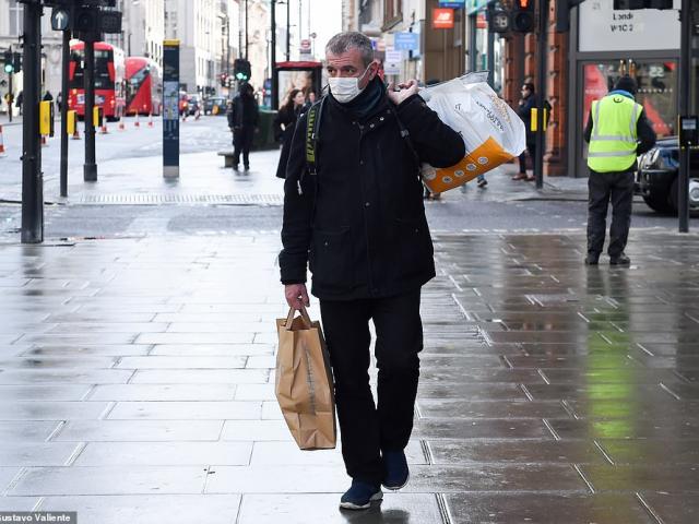 Thế giới - Covid-19: Anh phòng dịch mạnh tay chưa từng thấy, toàn bộ người già phải cách ly