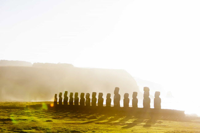 Hanga Roa, Chile: Đây là thành phố trên đảo Phục Sinh ở Thái Bình Dương. Nơi đây nổi tiếng với những bức tượng đá được UNESCO công nhận là di sản thế giới.
