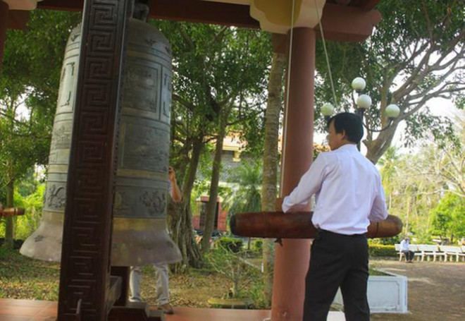  Tiếng chuông hòa bình - ảnh: Nguyễn Ngọc 