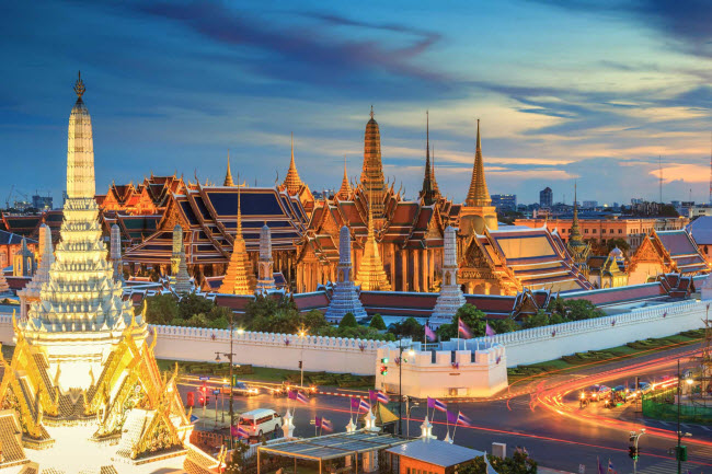 Thái Lan: Quốc gia Đông Nam Á này là điểm đến lý tưởng dành cho du khách có tài chính hạn chế. Nơi đây nổi tiếng với các bãi biển đẹp, nhiều đền chùa và các khu chợ đêm nhộn nhịp.
