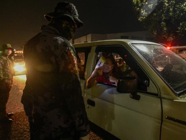 Thế giới - Covid-19: Manila hóa "thành phố ma”, hạn chế ra đường sau 19 giờ