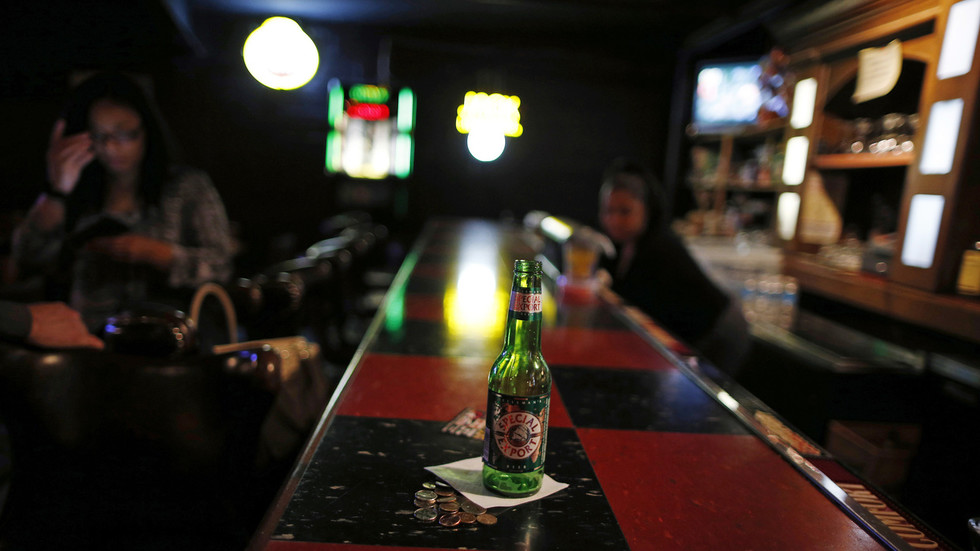 Illinois là bang đầu tiên ở Mỹ cấm người dân đến nhà hàng, quán bar giữa dịch Covid-19.