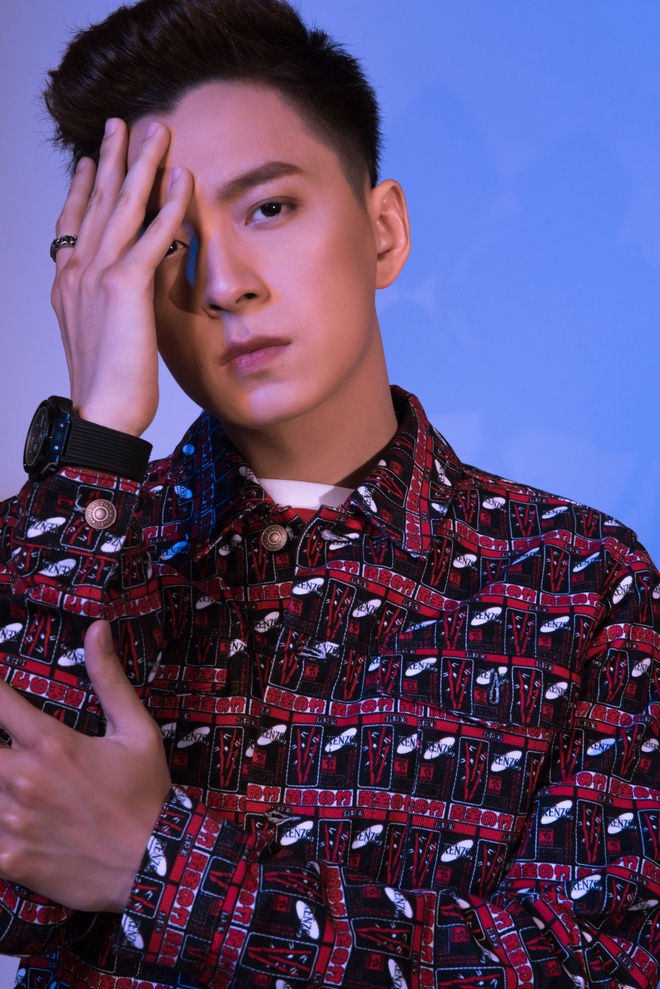 MV "Lỗi của anh" của Ngô Kiến Huy khiến khán giả tò mò, nghi vấn cho rằng đây là bài hát dành cho Khổng Tú Quỳnh.