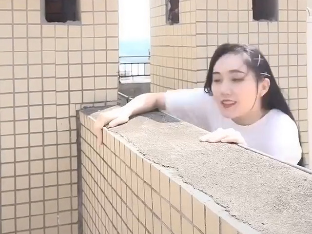 Video Clip Cười - Ông bố hối hận khi cho con gái lấy chồng gần nhà