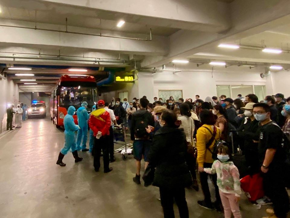 Bộ Y tế cho biết, Việt Nam có thêm nữ bệnh nhân người Việt mắc Covid-19 phải thở máy