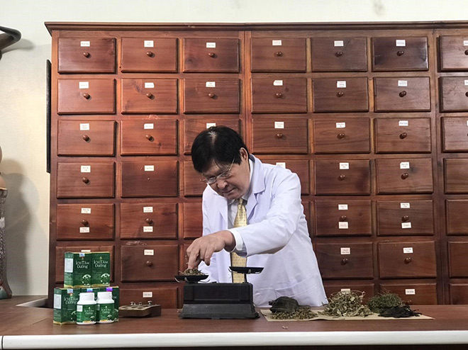 Người Thầy thuốc tận tụy với nghề