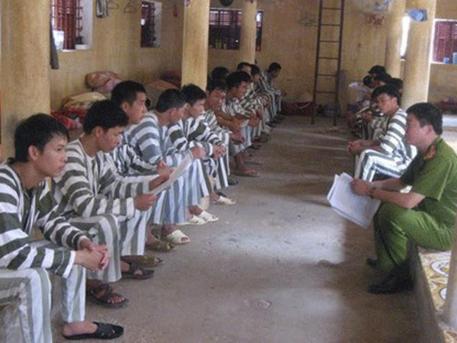 Pháp luật - Bộ Công an: Nghiêm cấm "đại bàng" trong trại giam