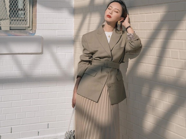 Thời trang - Những kiểu váy xếp li thời thượng cho Xuân Hè năm nay