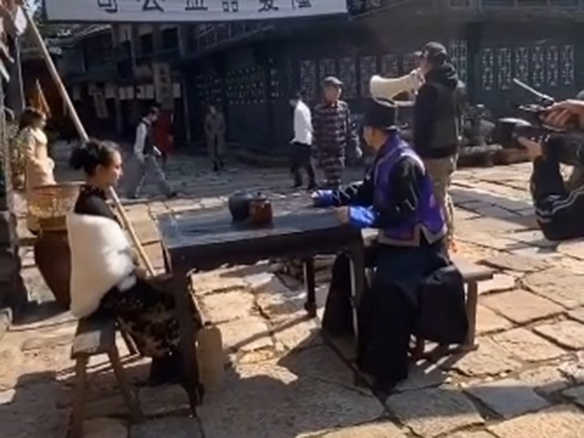 Video Clip Cười - Đạo diễn bó tay với các anh chàng diễn viên "ngáo ngơ"