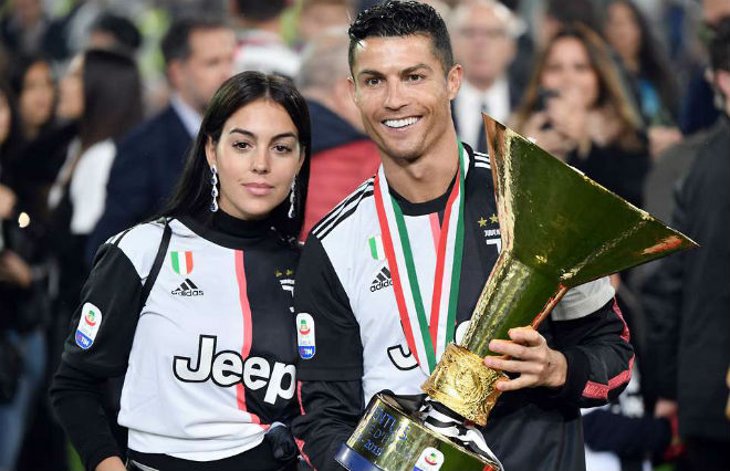 Serie A loạn vì Covid-19: Ronaldo - Juventus đua vô địch đến bao giờ? - 1