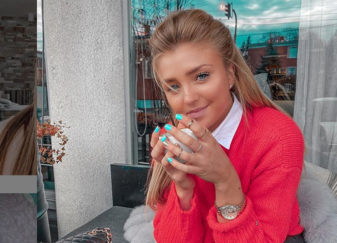 Barbora sở hữu gương mặt sắc nét như búp bê