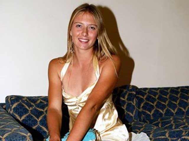 Thể thao - Sharapova từ "Lọ Lem" hóa người đẹp tennis: "Dậy thì" siêu thành công