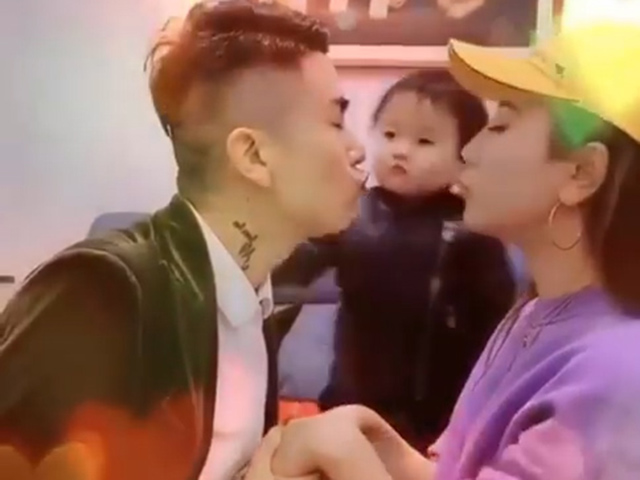 Video Clip Cười - Ông chồng khốn khổ vì nhà có một "tiểu yêu" nghịch ngợm