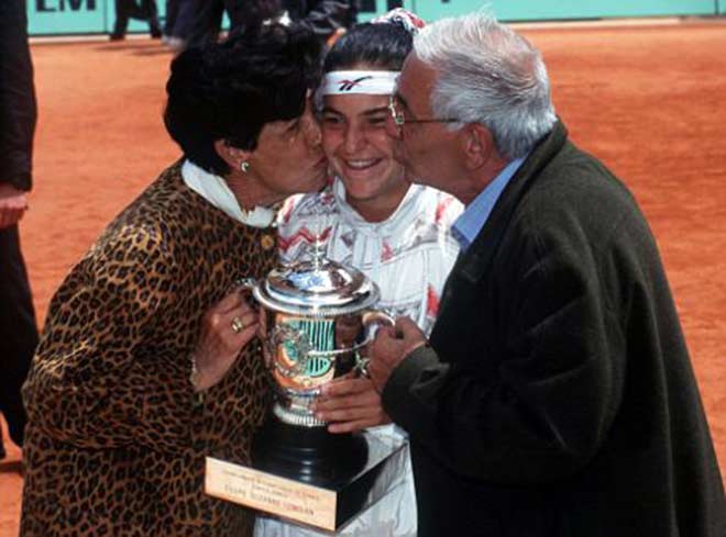 Arantxa Sanchez Vicario vô địch Roland Garros năm 1989 khi mới 17 tuổi