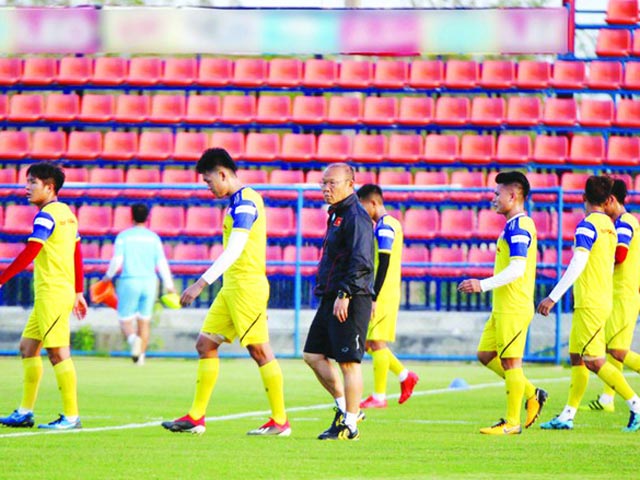 Bóng đá - Bóng đá Việt Nam 'đóng băng'