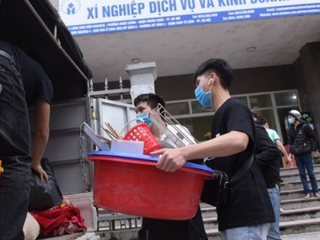 Tin tức trong ngày - Clip: Sinh viên "nhường" chỗ ở làm khu cách ly tập trung cho 4.800 người về từ vùng dịch
