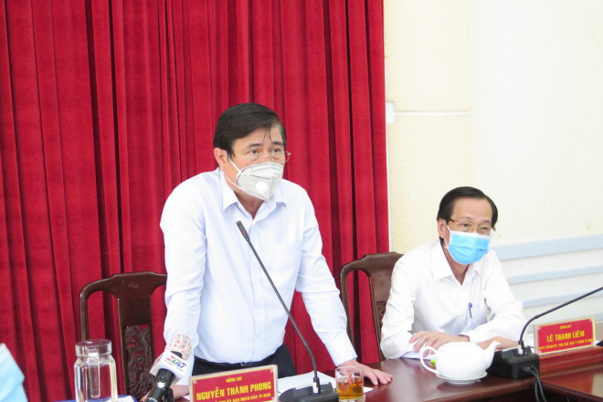 Chủ tịch UBND TP phát biểu chỉ đạo tại cuộc họp trưa 21-3