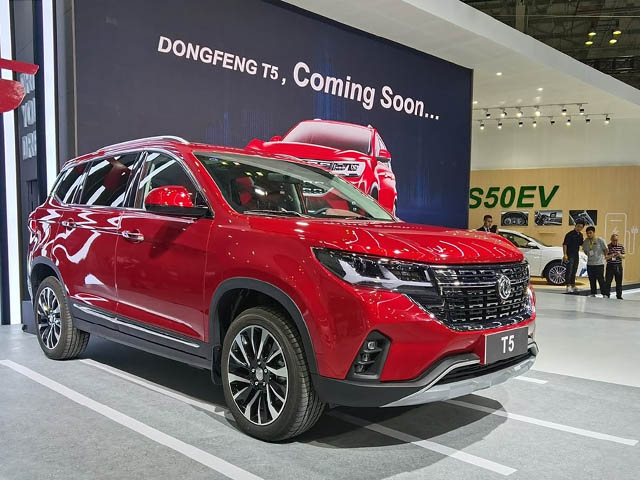Tin tức ô tô - Xe SUV Trung Quốc Dongfeng T5 đầu tiên ra biển số tại Việt Nam
