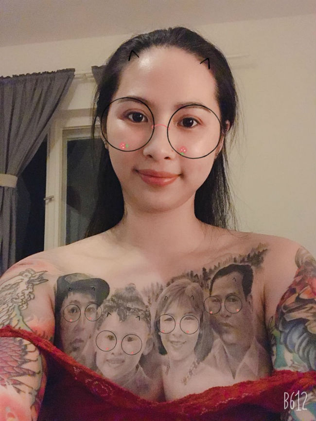 Với ý tưởng là lúc nào cũng có gia đình ở bên nên Quỳnh Anh đã chịu đau đớn xăm khuôn mặt các thành viên gồm bố mẹ, các con lên ngực.