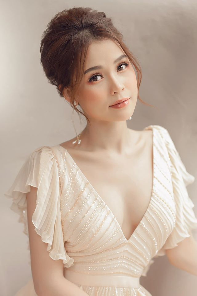 Hot girl Sam gặp khó khăn vì tình hình thị trường chứng khoán lao dốc do ảnh hưởng của dịch bệnh Covid-19.