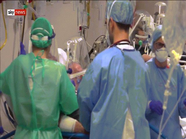 Video: Cảnh trong bệnh viện vùng chịu ảnh hưởng nặng nhất do Covid-19 ở Italia
