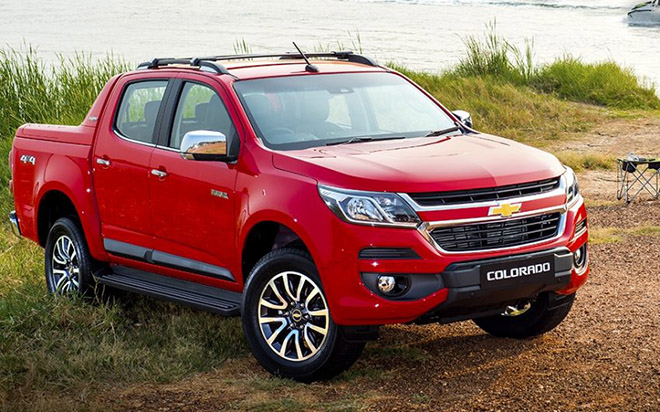 Bán tải Chevrolet Colorado giảm giá hơn 150 triệu đồng - 1