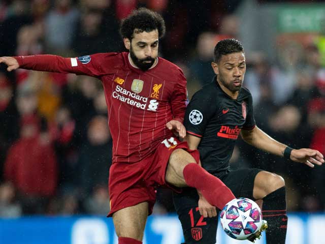 Salah bị chê&nbsp;không thể chuyền bóng quá 5 mét