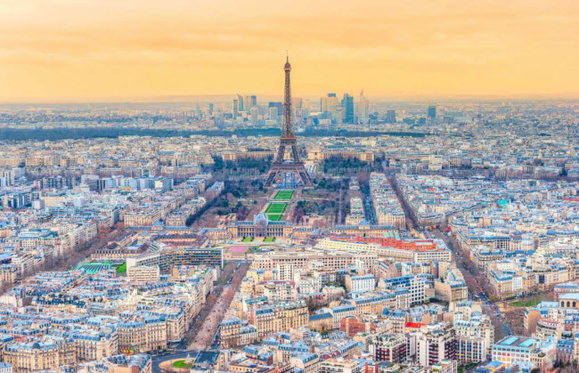 Paris, Pháp:&nbsp; Kinh đô ánh sáng từng có tên là Lutetia dưới đế chế La Mã. Dấu tích của nhà hát La Mã Arènes de Lutèce vẫn có thể được tìm thấy tại khu phố Latin ở Paris. Công trình được xây dựng vào thế kỷ thứ nhất với sức chứa 17.000 khán giả.
