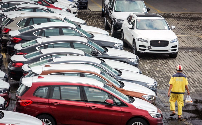Thị trường ô tô chứng kiến sự ảm đạm khi sức mua giảm sút mạnh