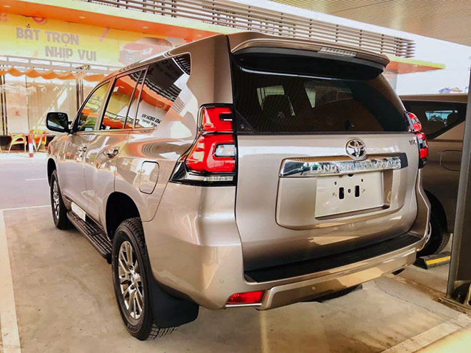 Chi tiết Toyota Land Cruiser Prado 2020 tại Việt Nam - 2