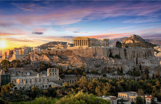 Athens, Hi Lạp: Athens là thành phố cổ đại nổi tiếng nhất thế giới với ngôi đền Acropolis huyền thoại. Thành phố cũng có nhiều công trình cổ đại khác vẫn còn tồn tại cho đến ngày nay.
