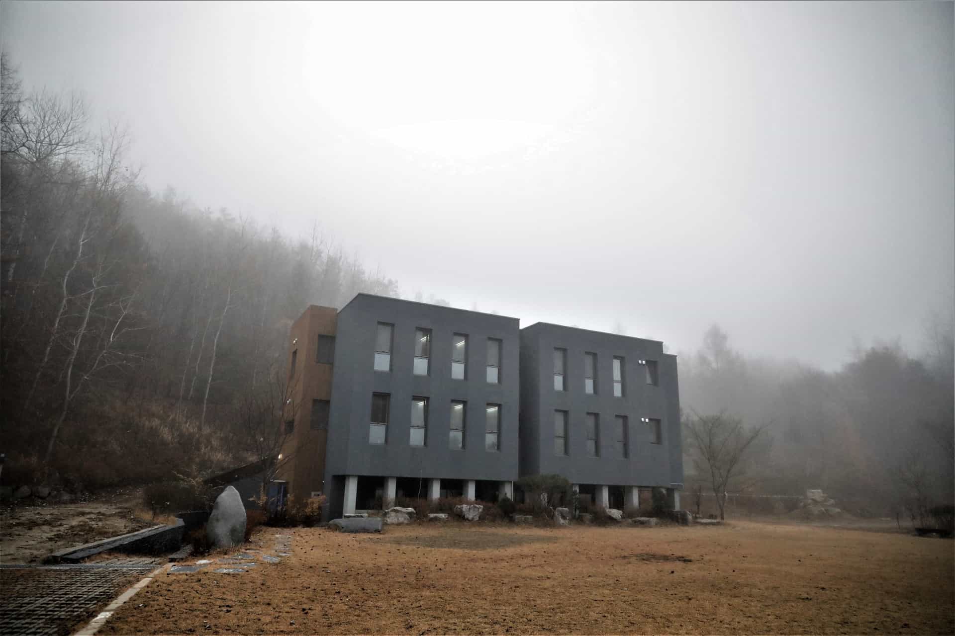 &nbsp; Prison Inside Me là một khu nghỉ dưỡng mô phỏng nhà tù ở thành phố Hongcheon, Hàn Quốc.