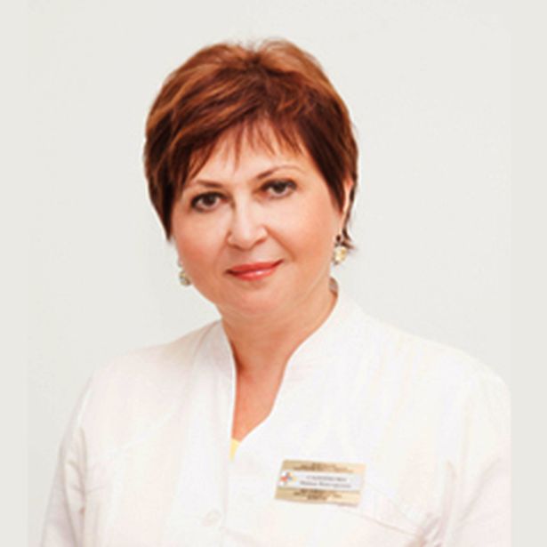 Nữ giáo sư bác sĩ người Nga - Irina Sannikova, lây Covid-19 cho ít nhất 11 người (ảnh: Mirror)