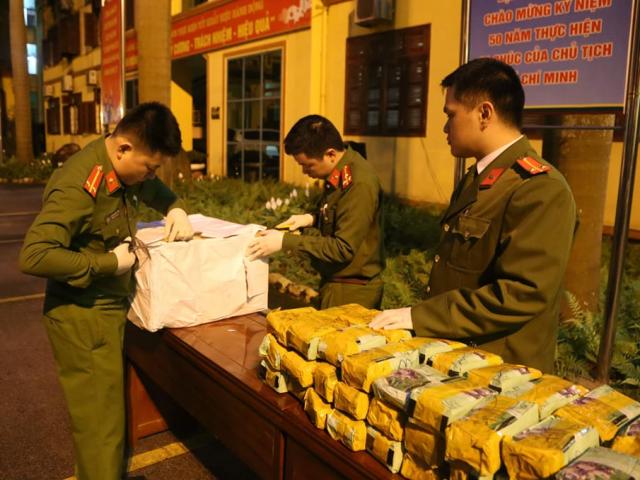 Pháp luật - Phá đường dây tội phạm liên tỉnh, thu gần nửa tấn ma túy