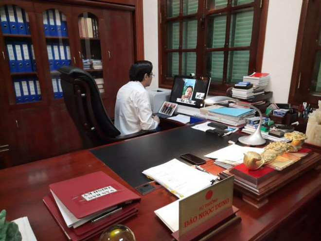 Các lãnh đạo Bộ LĐ-TB&amp;XH họp trực tuyến để triển khai xây dựng kế hoạch