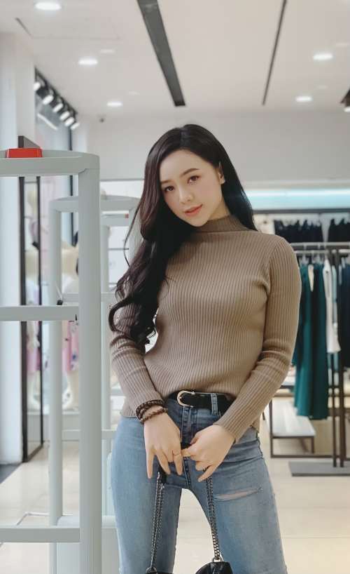 "Em gái Lan Cave" ngại ngùng vì cảnh nóng, bạn diễn nam xài chiêu bất ngờ - 8