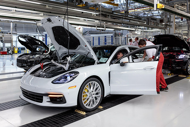 Porsche đóng cửa hai nhà máy sản xuất vì lo ngại sự lây lan của Covid-19 - 2