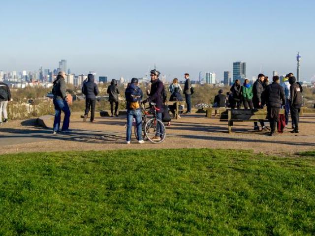 Thế giới - Lý do phương Tây "thất thủ" trước dịch Covid-19?