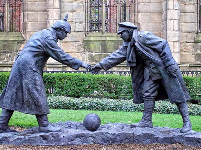 Bóng đá - Những lần “môn thể thao vua” phải chịu thua dịch bệnh