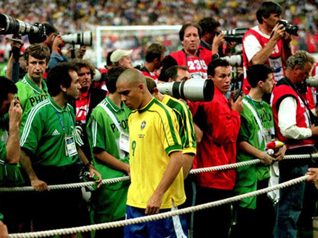 Ronaldo "béo" chung kết World Cup 1998: Nghi án mua giải chấn động?
