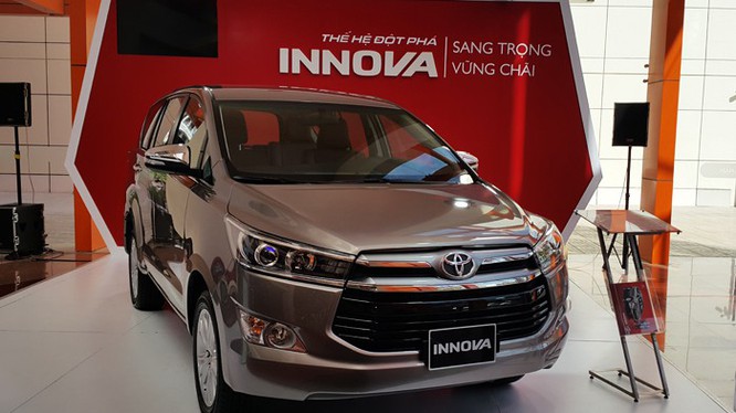 Toyota Innova dọn kho giảm giá gần 140 triệu đồng tại một số đại lý - 1