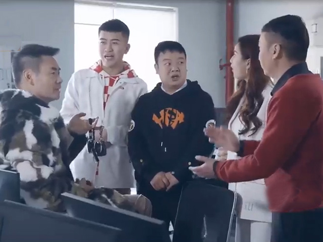 Video Clip Cười - Bất ngờ trở thành đại gia qua câu chuyện của các "bà tám" công sở