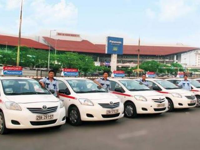 Kinh doanh - Đối mặt với dịch Covid-19, tài xế taxi méo mặt vì "cháy túi"