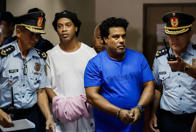 Anh em Ronaldinho hiện đã ở tù được gần&nbsp;3 tuần khi đang bị giam giữ ở Paraguay