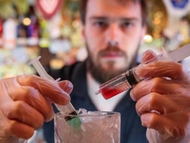 Ẩm thực - Món cocktail độc đáo trong mùa dịch Covid-19 tại Moscow