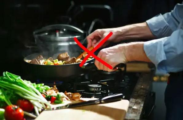 9 thói quen biến món ăn trở thành thảm họa nhưng các bà nội trợ vẫn cứ nghĩ là mình đang làm đúng - 7