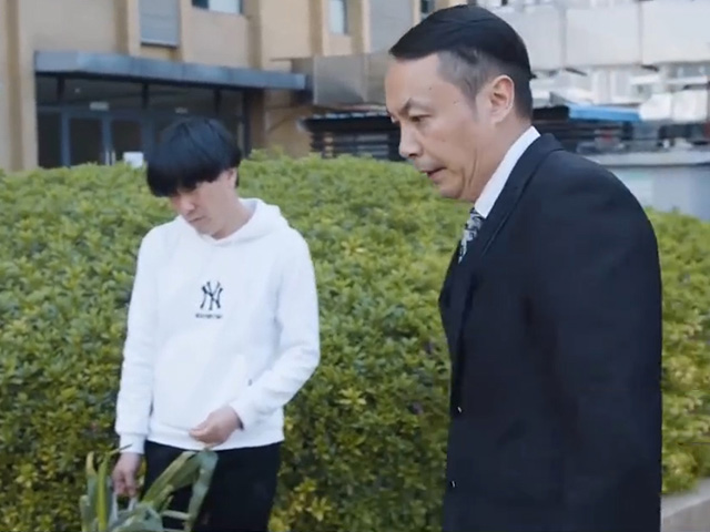 Video Clip Cười - Đại gia thất vọng với cậu quý tử không biết "tiêu tiền"